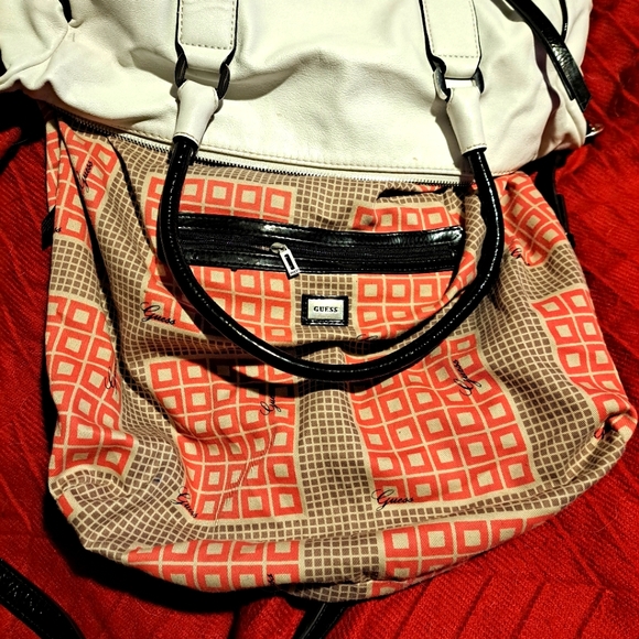 Guess Large Tote/Crossbody - Picture 5 of 12